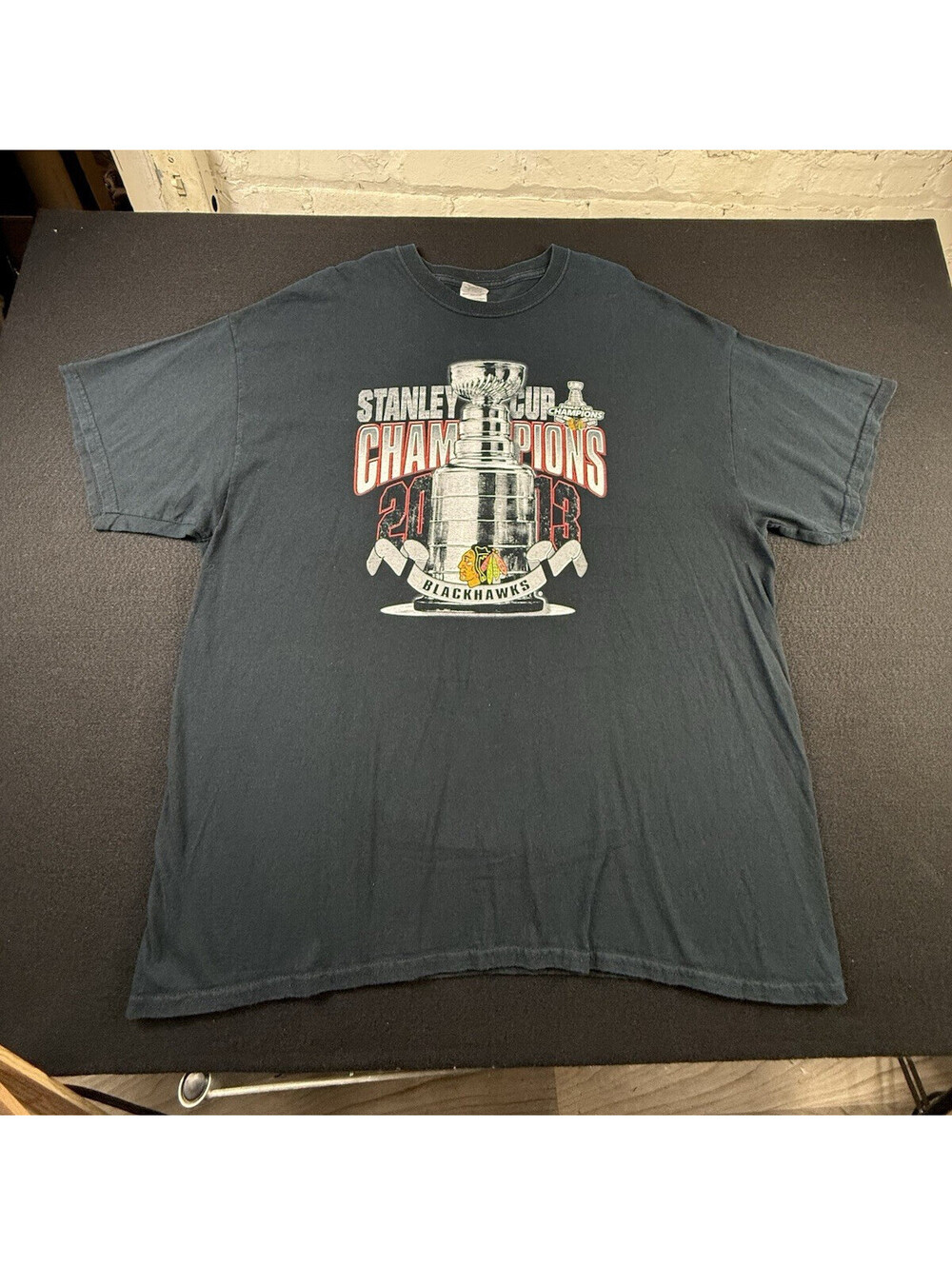 Gildan Chicago Blackhawks 2013 Stanley Cup Champions T-Shirt Black 2XL